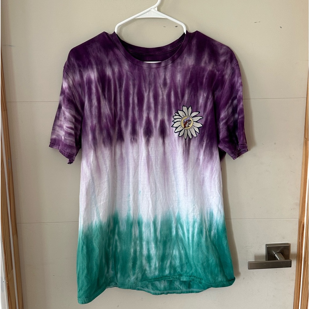 Buc-ees Large Tie dye purple/white/teal tee shirt